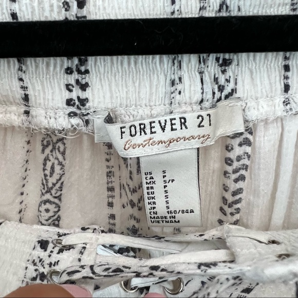 Forever 21 Off-Shoulder Peasant Top w/ Tassels - Picture 4 of 9